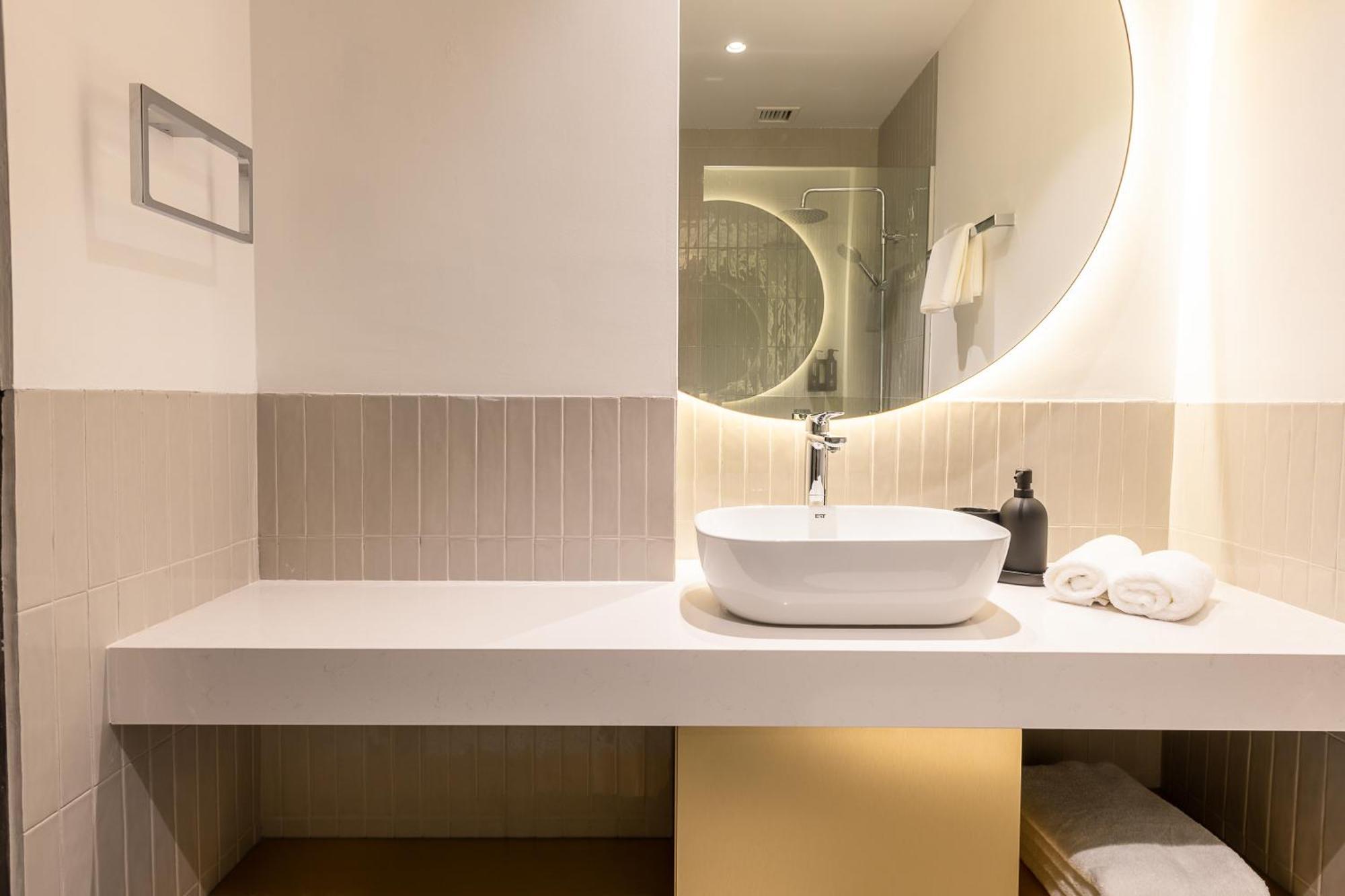 Owen House By Habyt Singapore Exteriör bild